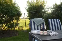 Vacation home Klopfer - space for 6 people and two dogs, 10 minutes to the beach Hotels in Harlesiel