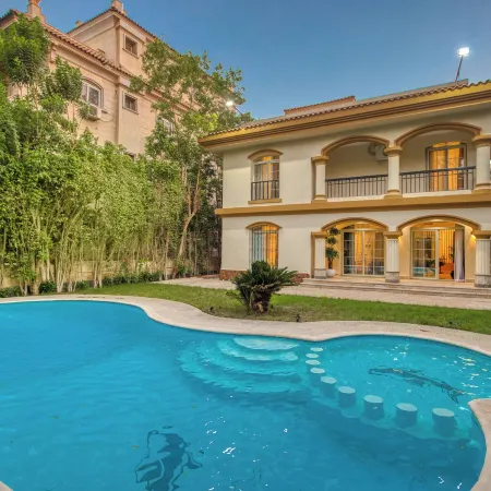 Host Prime - Paradise Villa with Pool at Rehab City