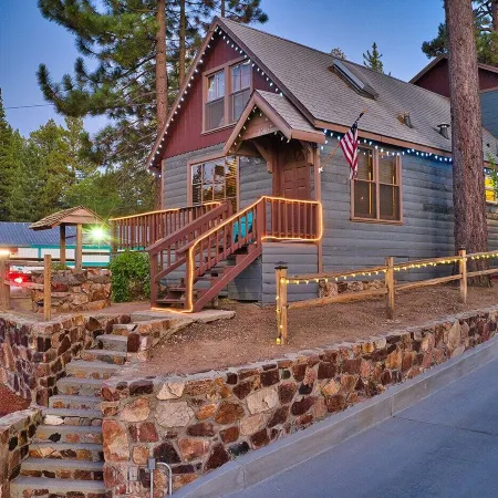 Fox n Bear Cottages Big Bear