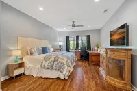 Perfect Retreat for Large Families, Sleeps 14 - Lake Norman Paradise