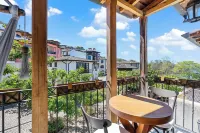 Trendy Condo with Modern Decor, Stunning Ocean Views, and Exclusive Beach Club Access - Apartments
