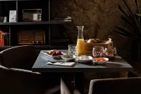 19 Rooms - breakfast