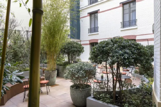 Victoria Palace Hotel