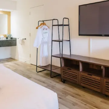 L3 Oasis Hotel