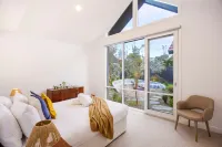 Galene Getaway Walk to Beach Pool Fire Hotels in Mount Martha