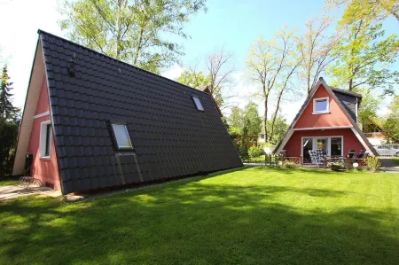 Ferienhaus Storchennest 2, Falkensee Отели в г. Фалькензе