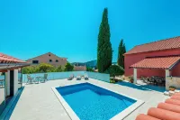 Hedera Estate Villa Hedera XIX Hotels in Brašina