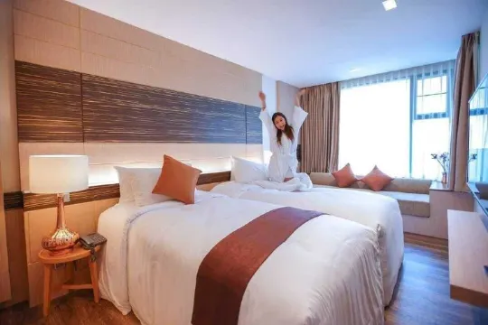 ห้องซูพีเรียร์สวีทพร้อมระเบียงและวิวภูเขา