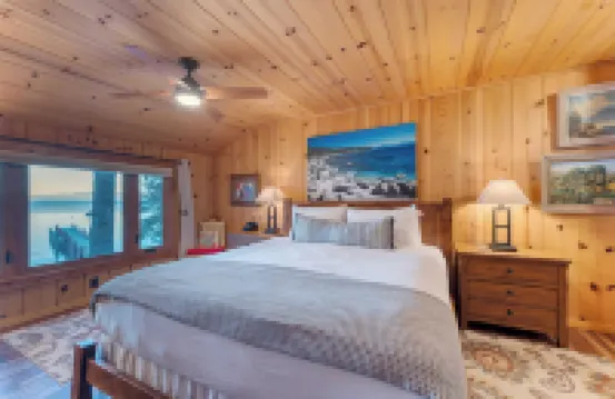 Lakefront Haven by Avantstay Minutes to Ski Resorts Private Dock & Boat Hotels in Homewood