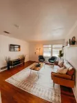 The Burrow-Cozy 3 Bdrm HM - Free Parking