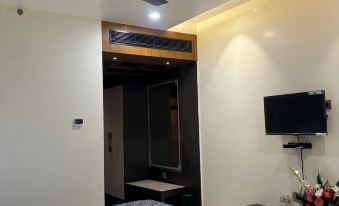 Hotel Gurudev Kunj - Opposite - Ayodhya Airport