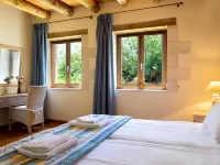 Villa Erontas Mini Pool and Heated Jacuzzi Hotels in Armeni