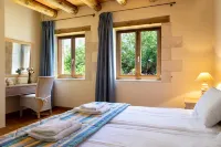 Villa Erontas Mini Pool and Heated Jacuzzi