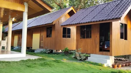 Aundanao Oasis Beach Отели рядом с достопримечательностью «Island Garden Baptist Tabernacle»