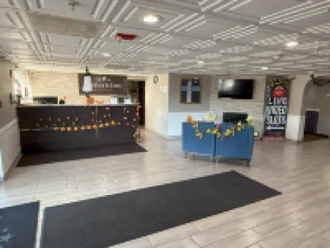 AmericInn by Wyndham Woodstock IL