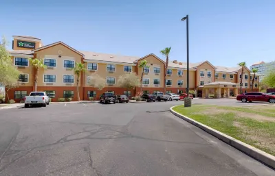 Extended Stay America Suites - Phoenix - Airport Hotel berhampiran University of Advancing Technology
