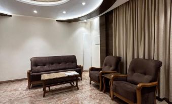 The Paradise Hotel - Luxury Stay