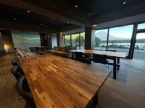 精進レークホテル