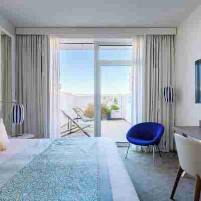 Golden Tulip Marseille Euromed Rooms