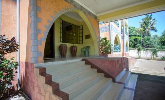 Parkview Safari Hotel and Apartments