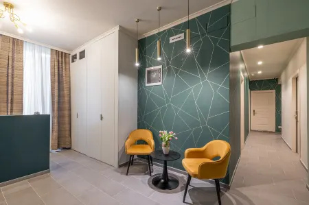 New Morpheus Rooms Отели рядом с достопримечательностью «Ex Vigna Barberini»