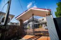 Aduk Guest House Airport City Accra