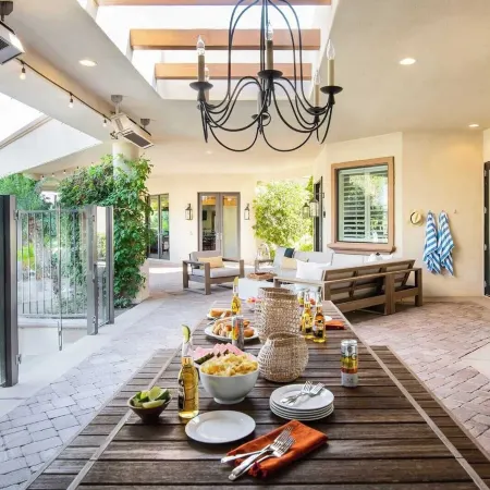 Villa Verbena by Avantstay Expansive Estate w/ B-Ball Court, Pool/Spa & Entertainer's Yard