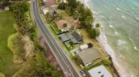 Magic North Shore Beach House 30 Day Rental - Bungalow