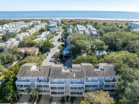 Cozy Townhome with Bunk Room and Golf Cart Access - Charming Coastal Retreat