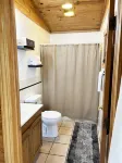 Owls Nest cabin with hot tub near Pomme de Terre lake!
