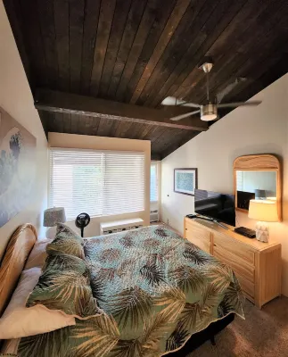 Ocean Views! Great Unit in Hale Kamaole! Discounts Offered! 2 bed + loft