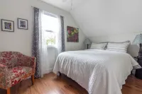 Poppy Cottage  Bright 1BR Apartment in Douglas
