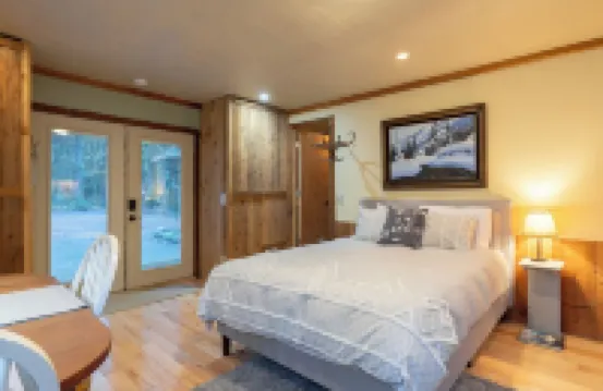 MTN Cabin-Hot Tub-Fire Pit-Games-Sleeps 10!!