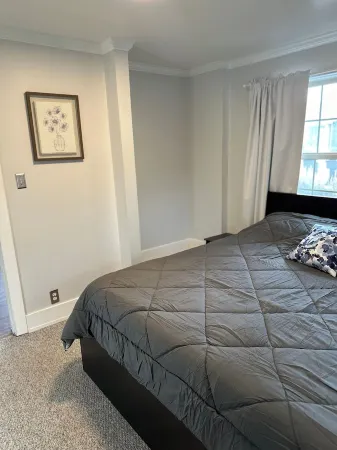 15 Minute walk to BYU!! Updated 2 Bed 1 Bath home with all you need. Отели в г. Прово