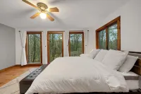 Nature, Pool, Hot Tub&Lakes! Mins to Sebago &More