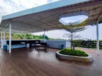 Fancy and Nice 1Br with Extra Room at Amartha View Apartment Hotels in Ngaliyan