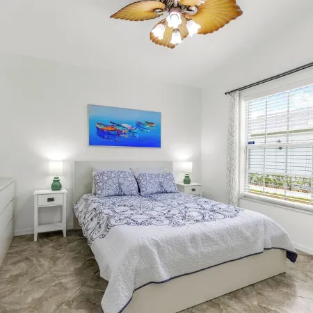 3br Villa, Private Heated Pool, Garage, EV-Charger