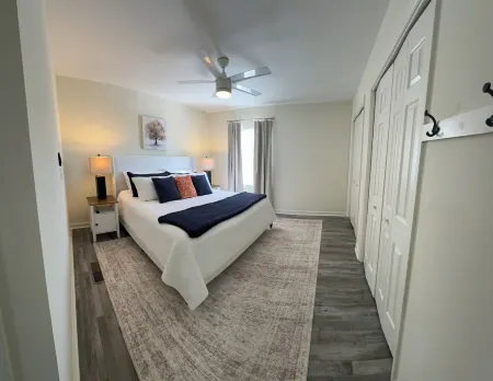 Down to the Wire, Cozy 2-bedroom condo with WiFi and AC in welcoming Auburn Отели рядом с достопримечательностью «Парк штата Чевакла»