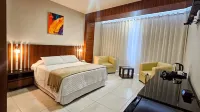 Hotel Maywa - parking