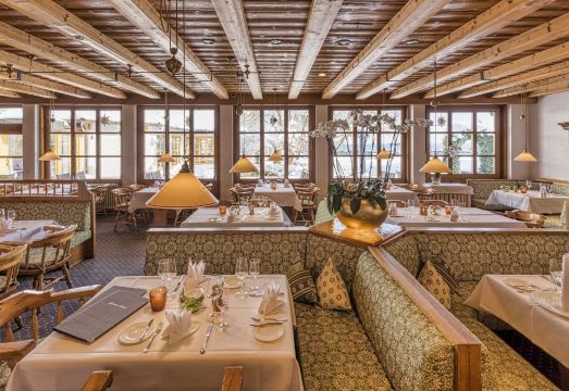 2. 야트호텔 킴호..