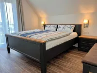Blue lake idyll - directly on the Puddeminer Wiek! Hotels in Poseritz
