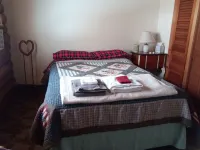 SPRING IN THE GREEN MOUNTAINS/PET FRIENDLY-WOOF