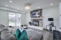 Luxury 3BR Villa Hotels in Barrie