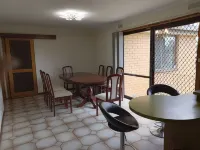 Charming 3-Bedroom Holiday Home Near Werribee Park Hotels in Werribee