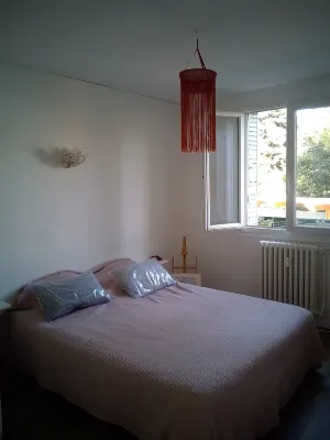 f3/4 apartment with parking 15 minutes from the ramparts of Avignon