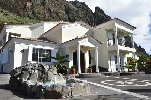 Mansion Almond - Sea, sun and a charming refuge! Hotels in Paul Do Mar