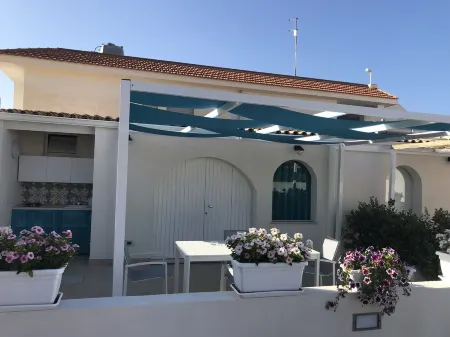 Almaga Holiday Home 30 meters from the beach of San Lorenzo, Marzamemi