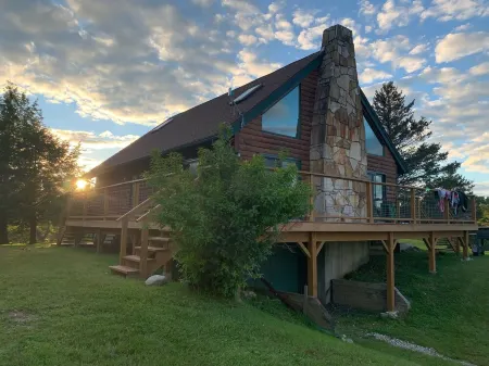 Lakefront House with Stunning Views and Great Room