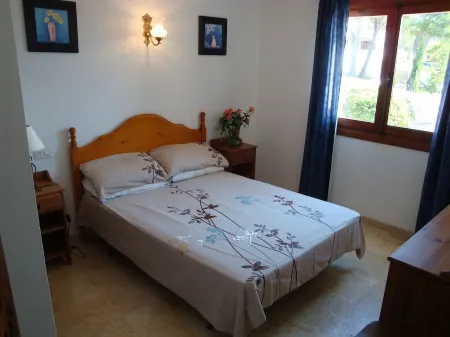 Private Pool, terrace vineyard views, BBQ, Table Tennis, 5 min car Beach/Town Отели в г. Бенитачель