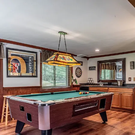 ~Serenity~A Unique Destination -Sleeps 14 5Br/3Bath/Gameroom-- Close to Lake